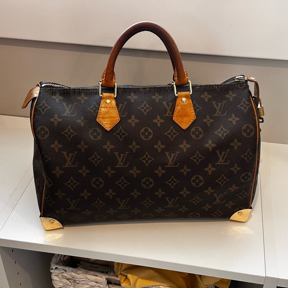 Louis Vuitton Monogram Canvas Speedy 35 Bag